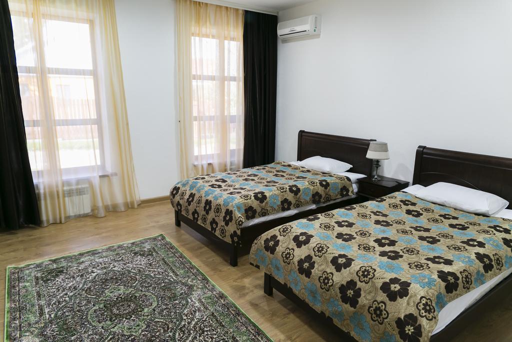 Green Land Hotel Aktobe Room photo