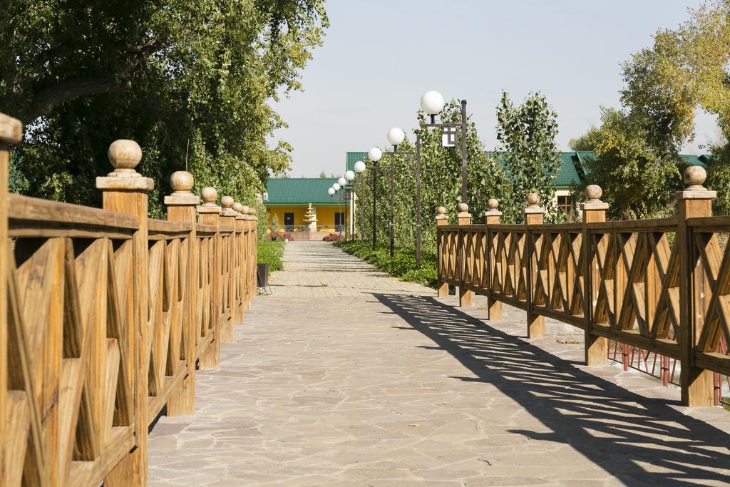 Green Land Hotel Aktobe Exterior photo